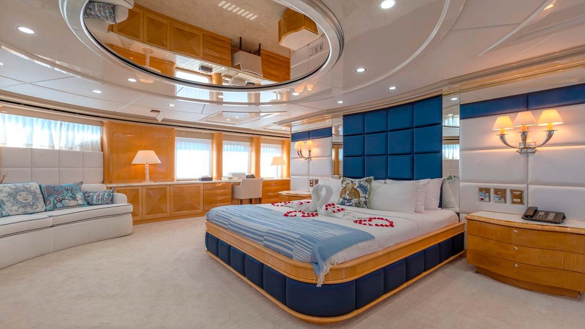 Аренда моторной яхты 	Heesen 129 Lady Azul на Пхукете
